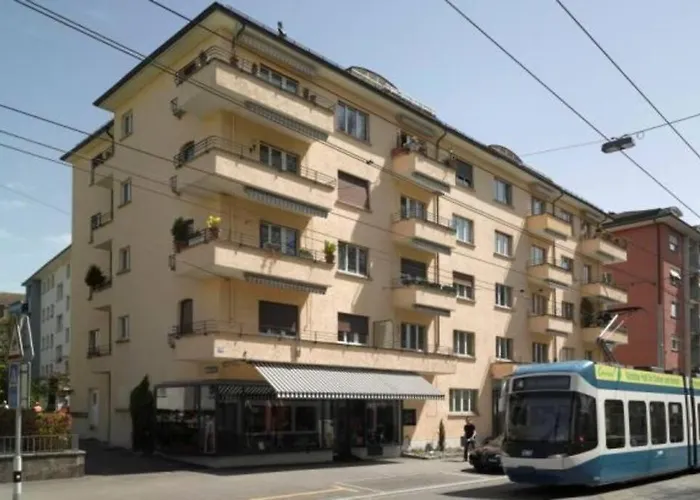 Fancy 1 Bedroom Flat In The Center شقة زيورخ