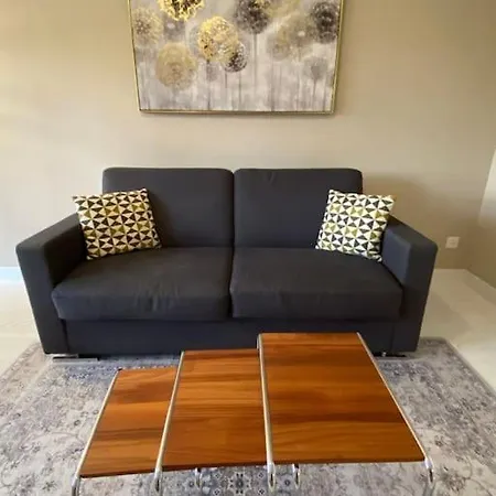 Fancy 1 Bedroom Flat In The Center *