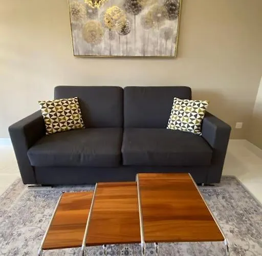 Fancy 1 Bedroom Flat In The Center *